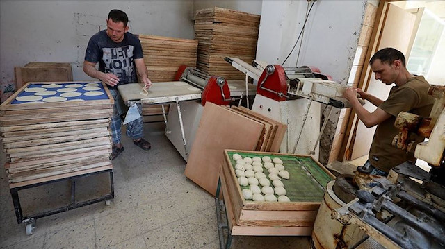 صم بكم عمي منتجون.. مخبز فلسطيني تديره البصيرة والإشارة 