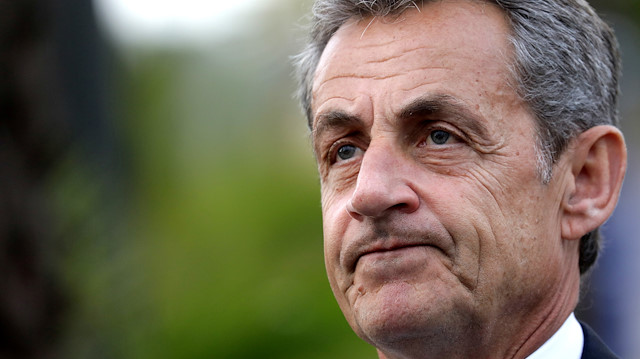 Fransa eski cumhurbaşkanı Nicolas Sarkozy yolsuzluk iddiasıyla yargılanıyor.