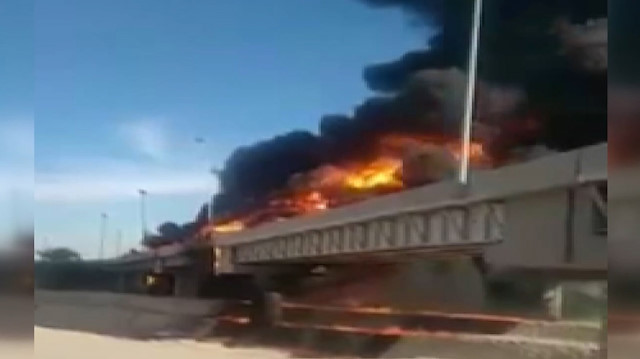 Mısır’da petrol yüklü tanker böyle patladı: İki kişi hayatını kaybetti