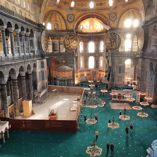 İstanbul Valisi Ali Yerlikaya duyurdu: Ayasofya Camii’ndeki iskeleler kaldırıldı