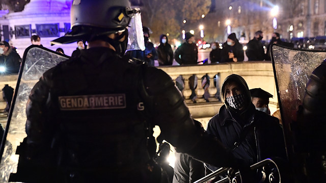 Fransa'da polis şiddeti sık sık eleştiriliyor. 