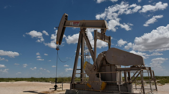 النفط يعزز مكاسبه بأعلى مستوى منذ مارس 2020