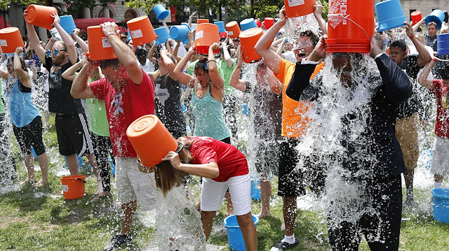 Ice Bucket Challenge kampanyası bir yıl gibi kısa bir sürede tüm dünyaya yayılmıştı. 