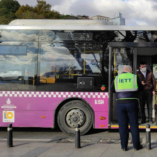 İBBye ait İstanbul Ulaşımın yolcu otobüsünde koronalı şoför direksiyon başında yakalandı