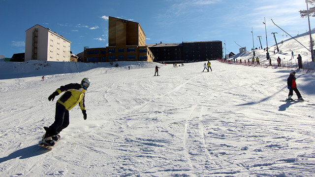  Turizmciler, son yılların en iyi kayak sezonunu geçirmeyi umut ediyor.