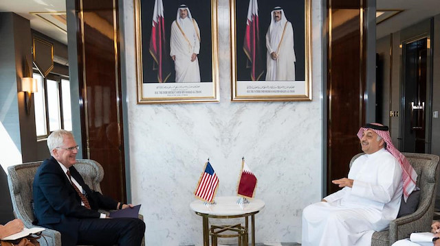 وزير دفاع قطر يبحث مع نظيره الأمريكي تعزيز العلاقات العسكرية