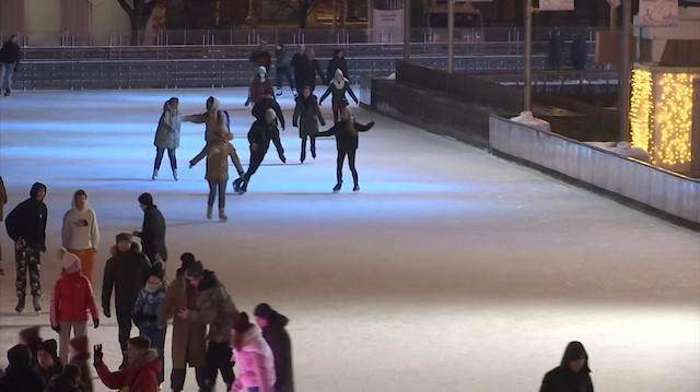 Moscow opens its biggest outdoor ice rink for winter amid pandemic