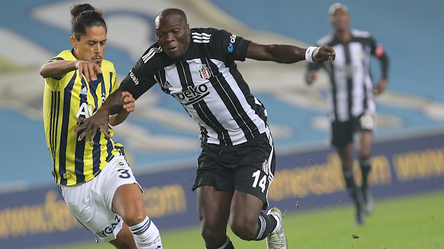 Lemos Aboubakar'ı tutmakta ciddi şekilde zorlandı.