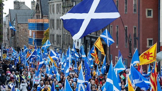 Halk, İskoçya'nın "tarih yazmanın eşiğindeki bir ülke" olduğuna inanıyor. 
