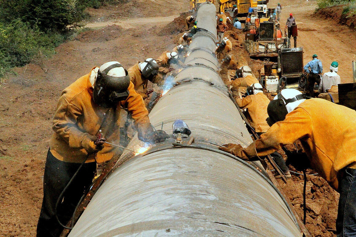Nahçıvan koridoru üzerinden Türkiye'ye ucuz gazın yolunu açacak bir enerji hattının kurulması da gündemde.