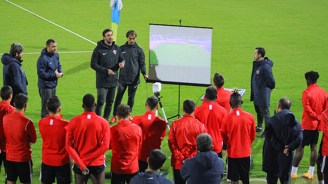 Ömer Erdoğan yönetimindeki Hatayspor, Süper Lig'de maç eksiğiyle 13. sırada yer alıyor.