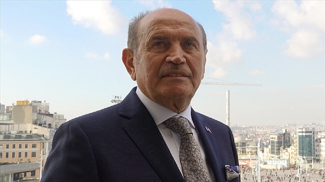 Eski İstanbul Büyükşehir Belediye Başkanı Kadir Topbaş, koronavirüs nedeniyle yoğun bakıma alındı.

