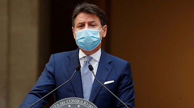 Başbakan Conte, otellerin yılbaşı akşamı özel eğlence programı yapamayacağını belirtti.