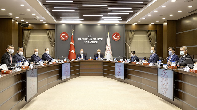 Hazine ve Maliye Bakanı Elvan ile Adalet Bakanı Gül, MÜSİAD yönetimiyle bir araya geldi.