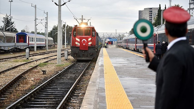 İhraç yükü taşıyan ilk tren Türkiye'den Çin'e hareket edecek.