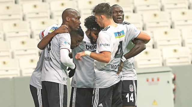 Başakşehir ve Fenerbahçe maçlarını kazanarak üst sıralara tırmanan siyah-beyazlılar, Kasımpaşa karşısında da üstün bir futbol sergiledi.