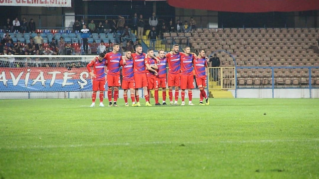 Karabükspor maçlara genç oyuncularla çıkıyor.