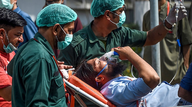Pakistan’da koronavirüs salgınında 8 bin 350’nin üzerinde kişi hayatını kaybetti.