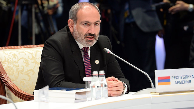 Ermenistan Başbakanı Nikol Paşinyan'ın istifası isteniyor.