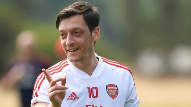 Mesut Özil, Arsenal formasıyla çıktığı 254 maçta 44 gol atarken, 77 de asist yapma başarısı gösterdi.