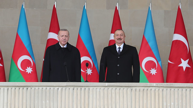 Cumhurbaşkanı Erdoğan ve Azerbaycan Cumhurbaşkanı Aliyev törende birlikte.