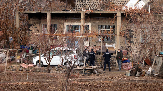 Kayseri'de 73 ve 65 yaşlarındaki iki kardeş evde ölü bulundu.
