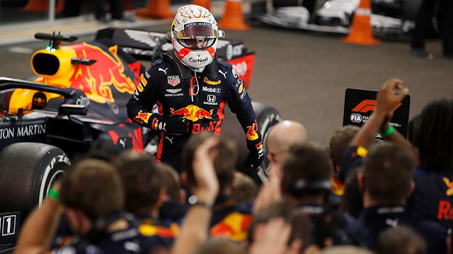 Formula 1'de sezonun son yarışı olan Abu Dhabi Grand Prixi'ni Red Bull Honda pilotu Max Verstappen kazandı.