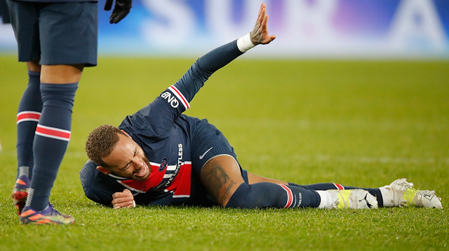 Soccer Football - Ligue 1 - Paris St Germain v Olympique Lyonnais - Parc des Princes