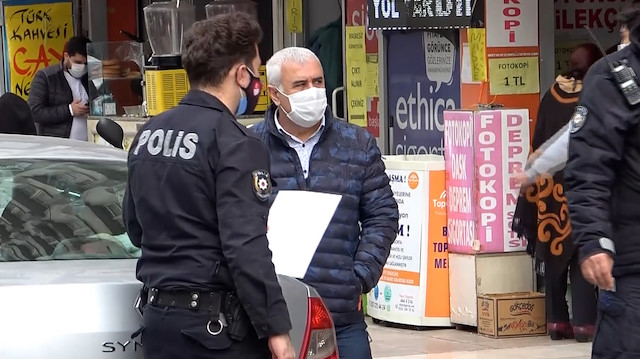Adana’da kızı yeni tip koronavirüse yakalandığı için temaslı olan bir kişi, karantina süresi bitmeden tapu müdürlüğüne gelince polis alarma geçirdi