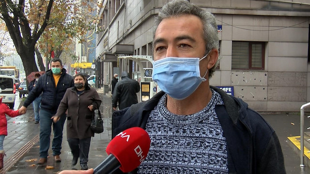 Babası Mehmet Yavuz'u ekim ayında koronavirüs nedeniyle kaybeden Dursun Yavuz, hastalığın daha da ciddiye alınması gerektiğini söyledi.

