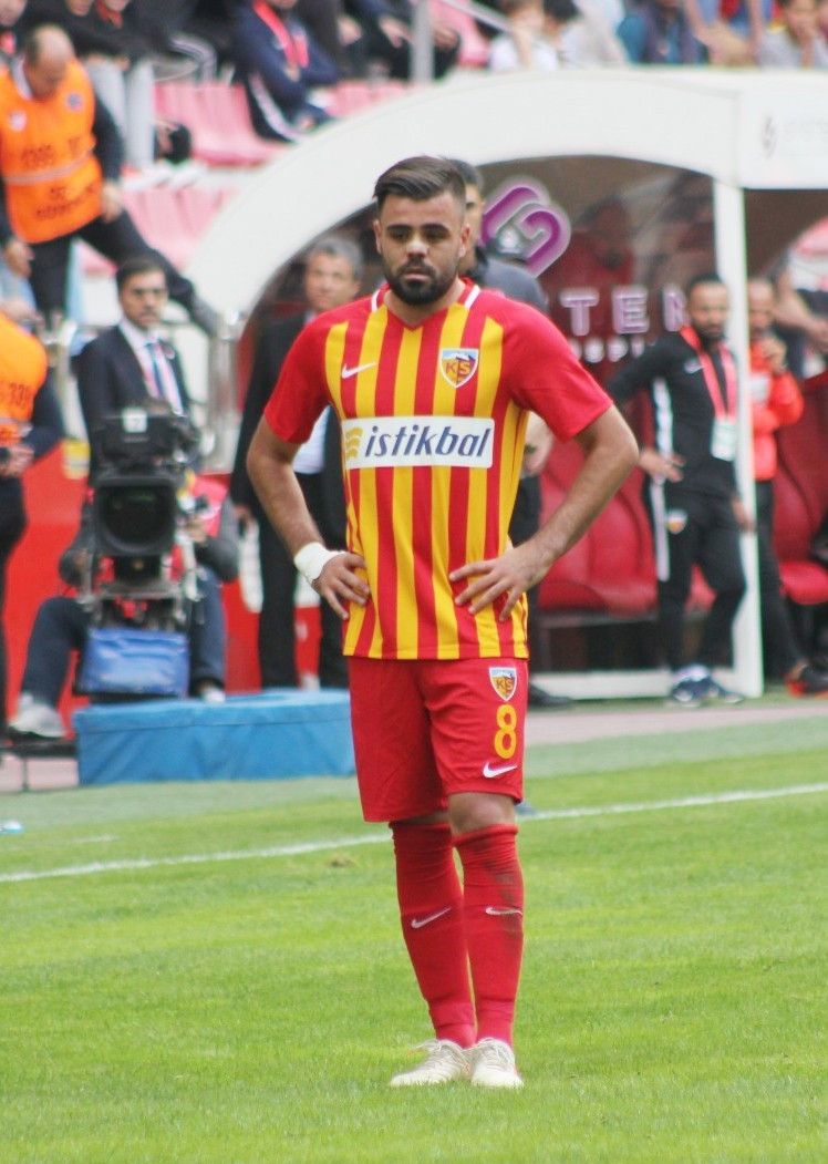 Eskişehirspor'dan 1 Temmuz 2018'de transfer edilen Hasan Hüseyin, sarı-kırmızılı formayla çıktığı 55 maçta 7 gol atmıştı.