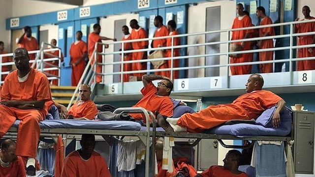 Siyahi mahkumların aile üyesi veya yakınlarının da diğer ırklara göre koronavirüsten dolayı ölme veya hastaneye yatırılma oranının daha yüksek olduğu bildirildi. 