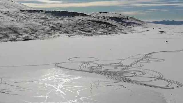 Kayseri'de donan göletin drone görüntüleri görsel şölen sundu