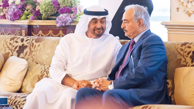 Abu Dabi Veliaht Prensi Muhammed bin Zayed darbeci Hafter’e ağır silah yardımı yapmıştı.
