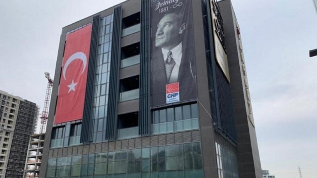 CHP'nin Sarıyer'deki İstanbul İl Binası mühürlendi.