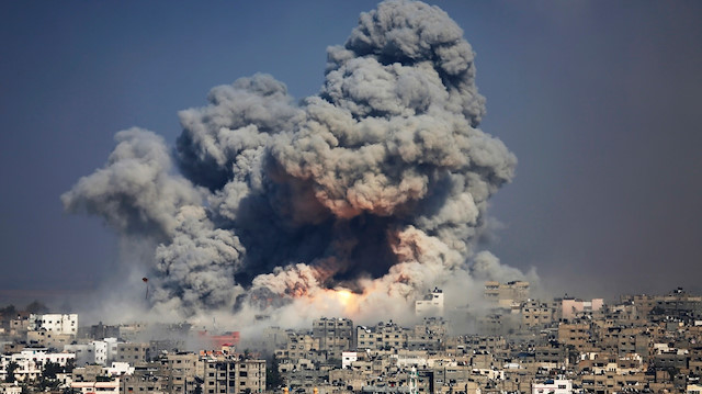 Saldırılarda Gazze'deki 5 bin 700 ev tamamen yıkılmış, yaklaşık 52 bin ev zarar görmüştü.