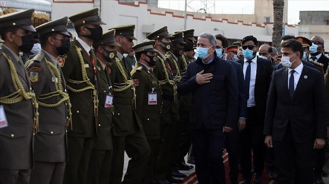 Turkish defense chief meets top Libyan officials