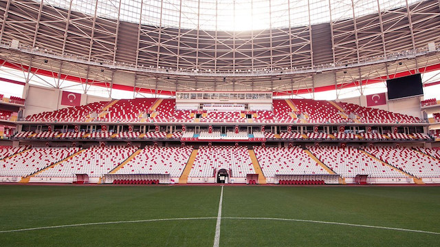İki ekip Antalya Stadyumu'nda kozlarını paylaşacak.