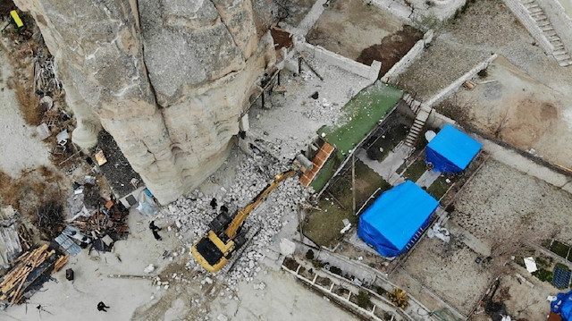 Kapadokya'da kaçak yapıların hepsi bir bir yıkılıyor. 