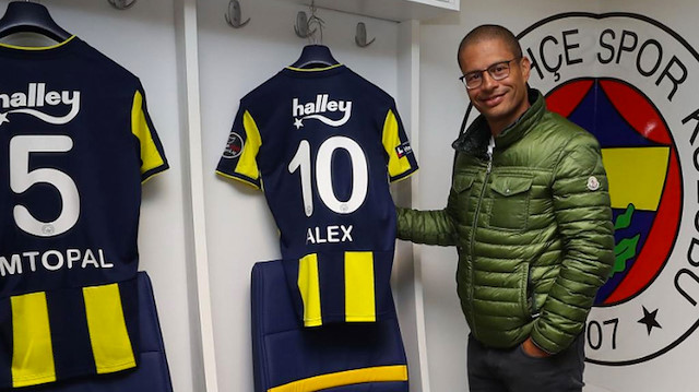 Alex de Souza, 2015 yılında aktif futbolculuk kariyerini sonlandırmıştı.