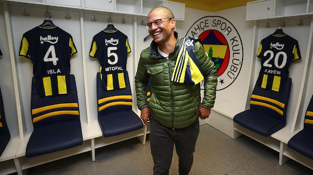 2004-2012 yılları arasında Fenerbahçe formasıyla toplamda 344 karşılaşmaya çıkan Alex de Souza, 171 gol ve 147 asistlik performans sergilemişti.