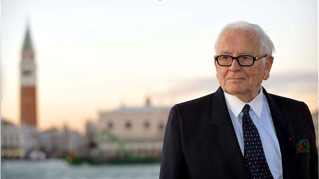  Pierre Cardin 