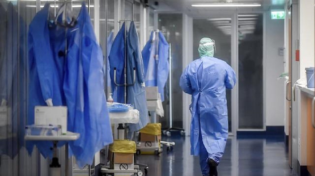Almanya Hastaneler Enstitüsünün yaptığı ankete göre de ülkedeki hastanelerin 3'te 2'sinin 2020'yi zararla kapatması bekleniyor.
