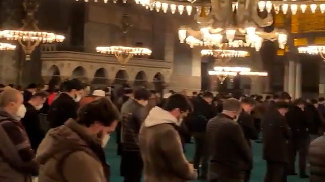 Ayasofya Camii'nde 2020'nin son sabah namazı kılındı