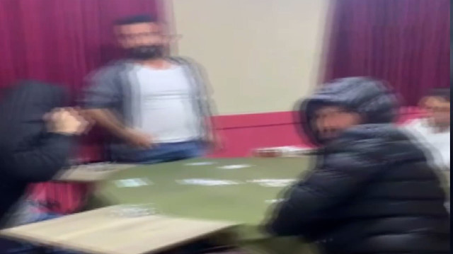 Bursa'da yeni yıla kumar oynayarak girenler polisi görünce neye uğradıklarını şaşırdılar