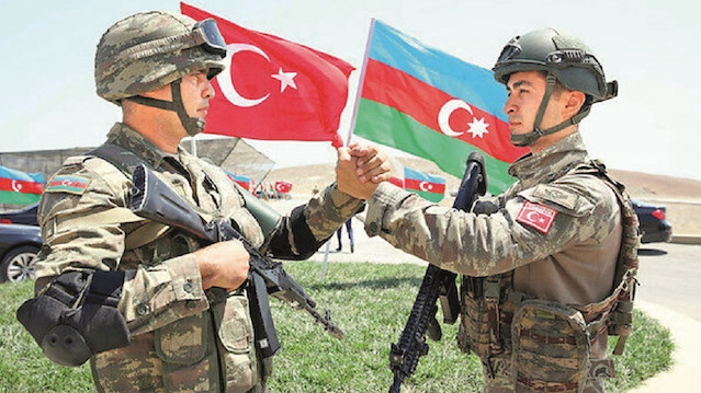 Türkiye'nin desteğiyle Azerbaycan 44 günde Karabağ'da zafer kazanmıştı.