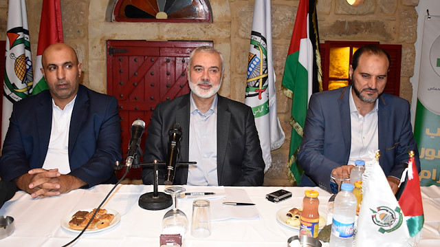 Fetih ve Hamas hareketlerinin yöneticileri, birbirlerini ulusal uzlaşı çabalarını engellemekle suçluyor.