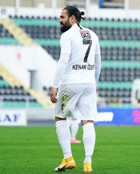 Kenan Özer'in kulübüyle 2022 yılına kadar sözleşmesi bulunuyor.