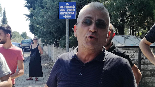 Pınar Gültkekin'in babası Sıddık Gültekin duruşmayı terk etti.