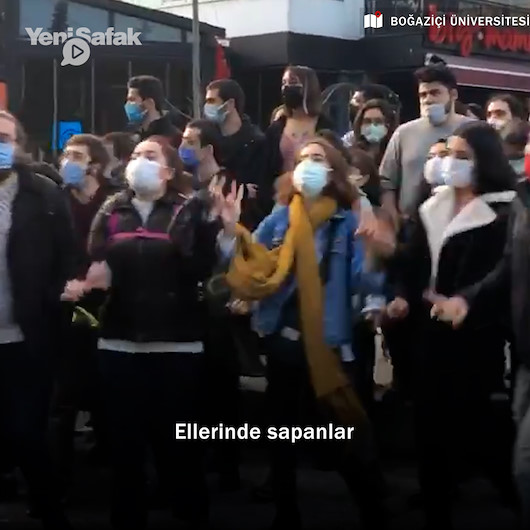 Boğaziçi Üniversitesinde toplanan gruptan DHKP-C marşı: Ellerinde sapanlar vuruyor bu çocuklar